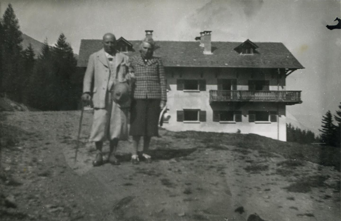 1939-40 ca. Il conte Giovanni Battista Agliardi con la consorte Myriam Gallarati Scotti