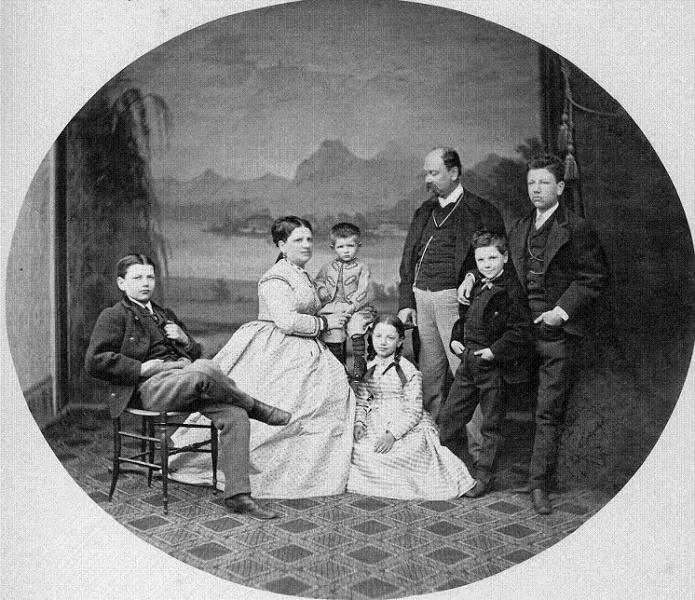 File:Goltara famiglia 1867-68 ca.jpg